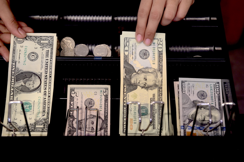 New Jersey Lawmaker Blasts Teachers After Cashier Couldn't Give Proper Change