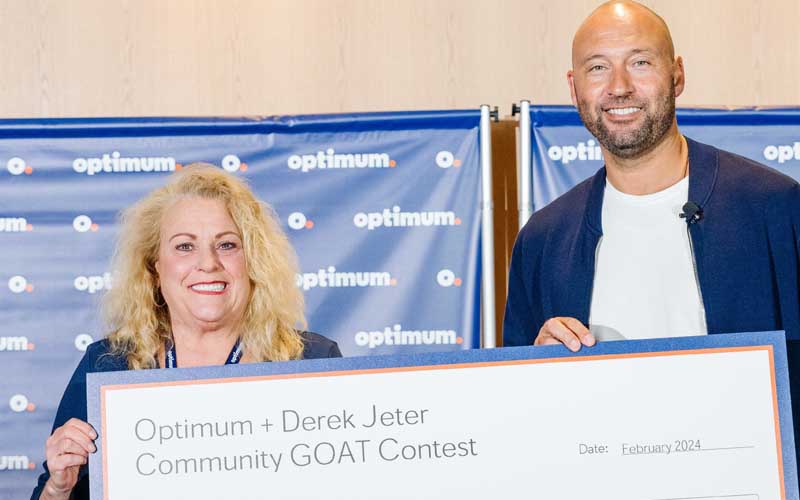 Jackson Woman Wins $1,000 and Meets Derek Jeter