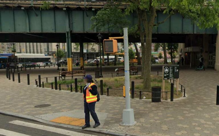 Bronx knifepoint train robbery: victim robbed of phone before fleeing - photo licensed by shore news network.