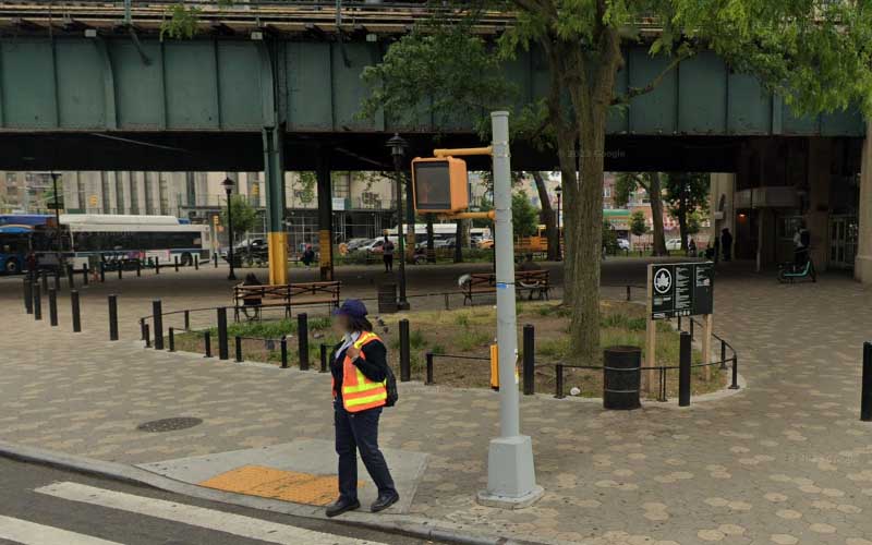 Bronx Knifepoint Train Robbery: Victim Robbed of Phone Before Fleeing