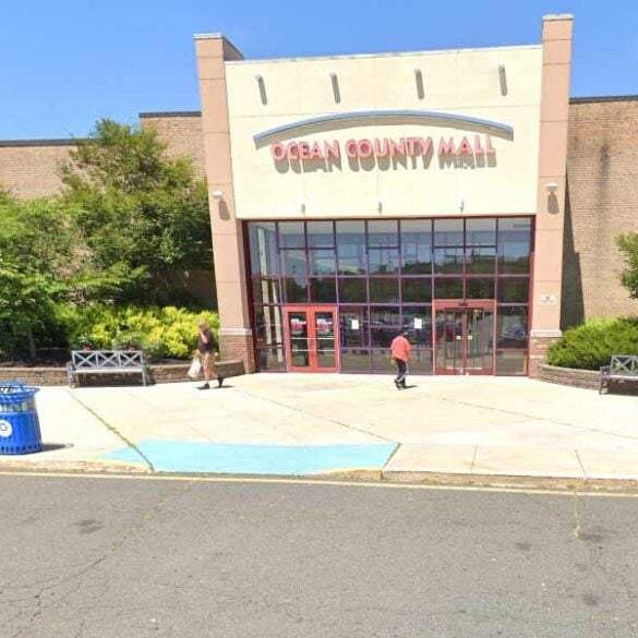 Toms river police investigating million dollar jewelry heist at the ocean county mall - photo licensed by shore news network.