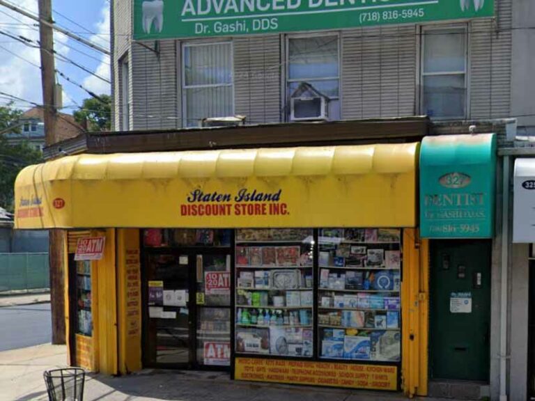 Shoplifter pulls knife on corner store worker on victory boulevard