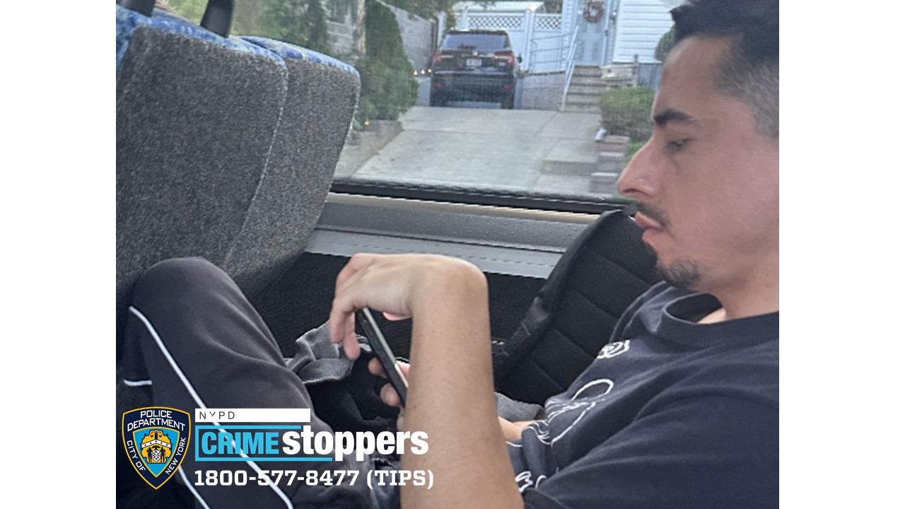 Police Search for Suspect in Staten Island Bus Incident Police Search for Suspect in Staten Island Bus Incident