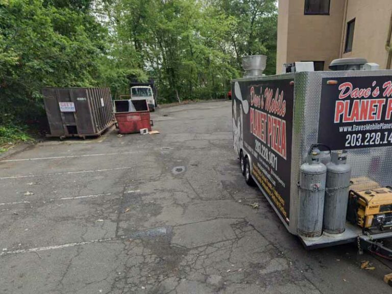 Pizzeria workers pull victim from fire in connecticut - photo licensed by shore news network.