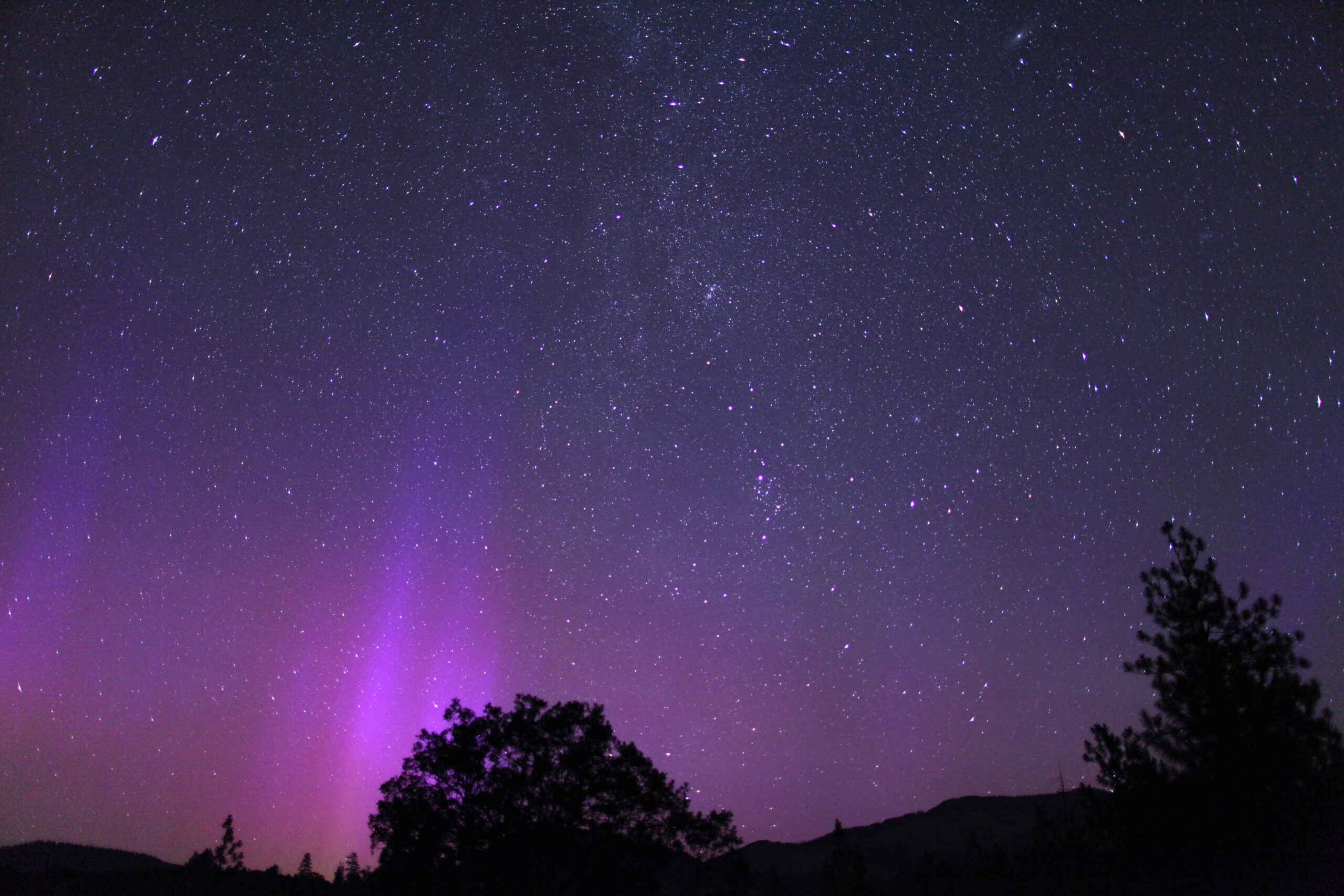 Aurora Borealis Display Peaks Through the Skies Over New York and New Jersey