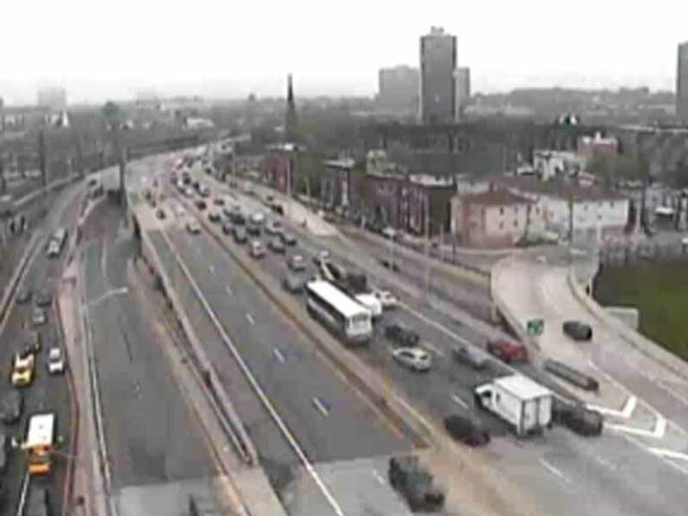 Traffic alert: crash causing backups on new jersey turnpike near leonia - photo licensed by shore news network.