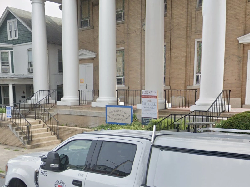 Why There So Many Cops at the Old Banner School? Here's What's Happening