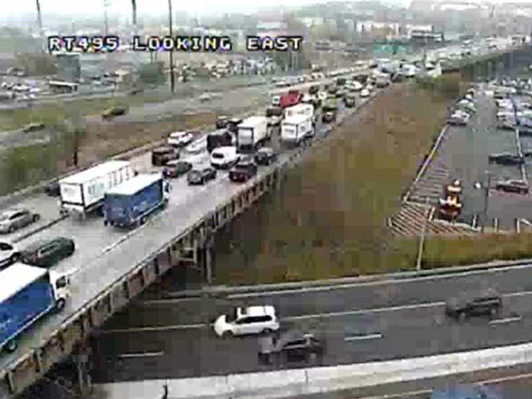 Thirty minute delays at inbound lincoln tunnel - photo licensed by shore news network.