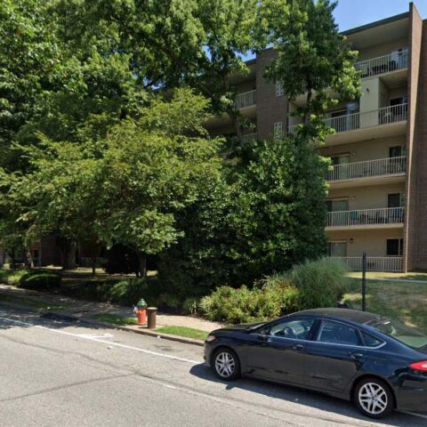 Gunman leaps from 4th floor balcony in deadly philadelphia shooting - photo licensed by shore news network.