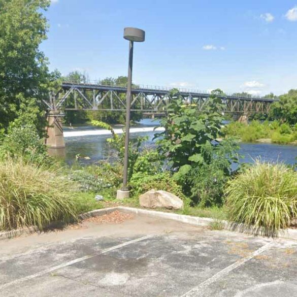 Police search schuykill river for missing boater - photo licensed by shore news network.