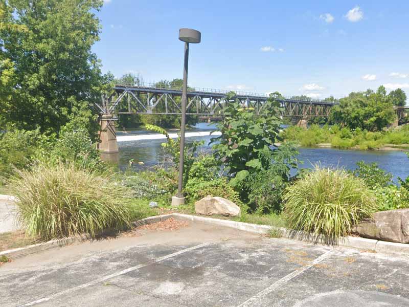 Police Search Schuykill River for Missing Boater