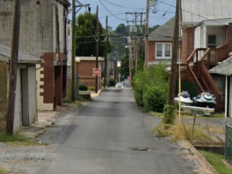 Cops reunite wandering child with mother, no charges filed - photo licensed by shore news network.