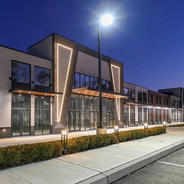 The towne shoppes, an upscale shopping experience on toms river, lakewood border - photo licensed by shore news network.