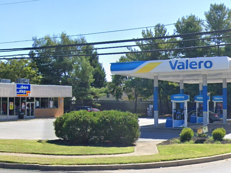 Delaware Gas Station Employee Takes Gun From Armed Robbery Suspect