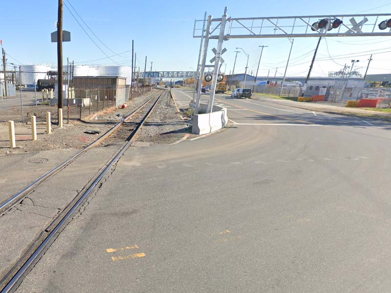 Man Stabbed on Allegheny Avenue, Investigation Ongoing