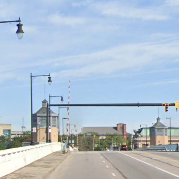 Toledo police rescue woman in distress from martin luther king bridge - photo licensed by shore news network.
