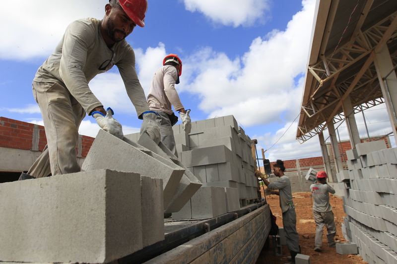 Construction Workers in New Jersey Public Schools Need Background Checks, Lawmakers Say