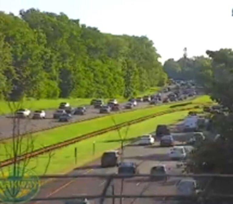 Traffic update: crash on garden state parkway cleared - photo licensed by shore news network.
