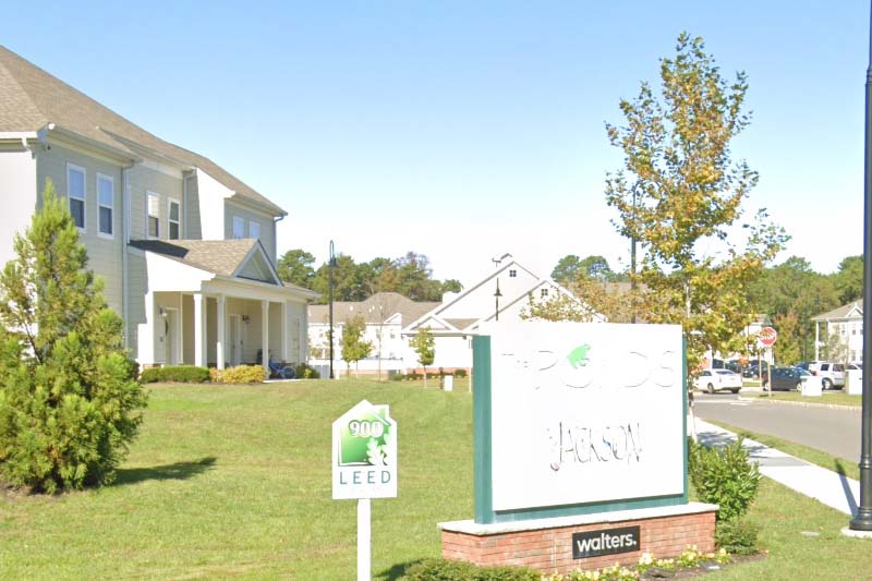 Fire at Jackson Twenty-One Damages Two Units, Police Officers Injured