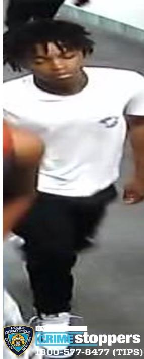 Man Stabbed Inside 42nd Street Subway Station Man Stabbed Inside 42nd Street Subway Station