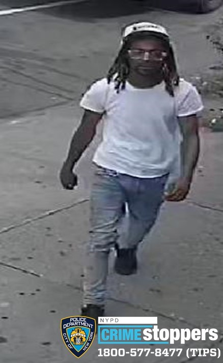 Taxi Driver Assaulted and Robbed at Manhattan Intersection Taxi Driver Assaulted and Robbed at Manhattan Intersection