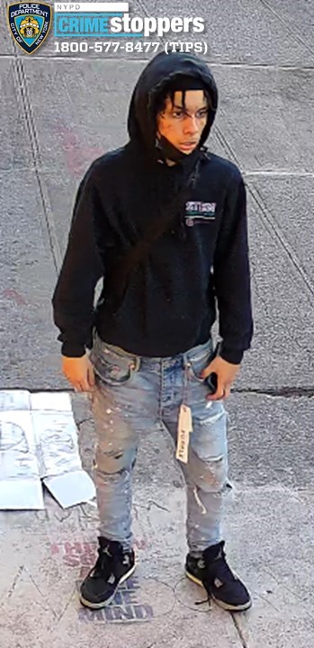 Man Stabbed in Neck on Flushing Avenue