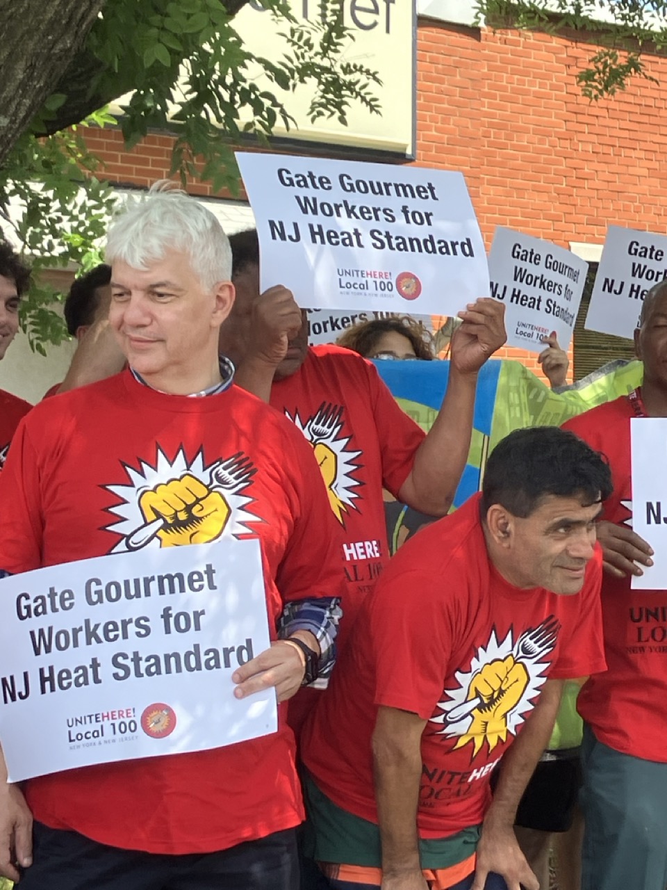 Airline Catering Workers at Newark Airport Advocate for New Jersey Heat Standard Amid Challenging Conditions