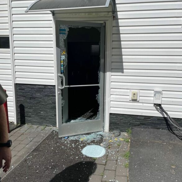 Smash and grab thieves flee with two mercedes - photo licensed by shore news network.