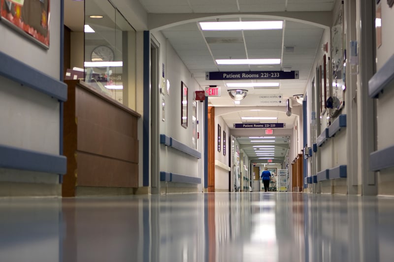 25-year-old man walks into hospital after Baltimore shooting