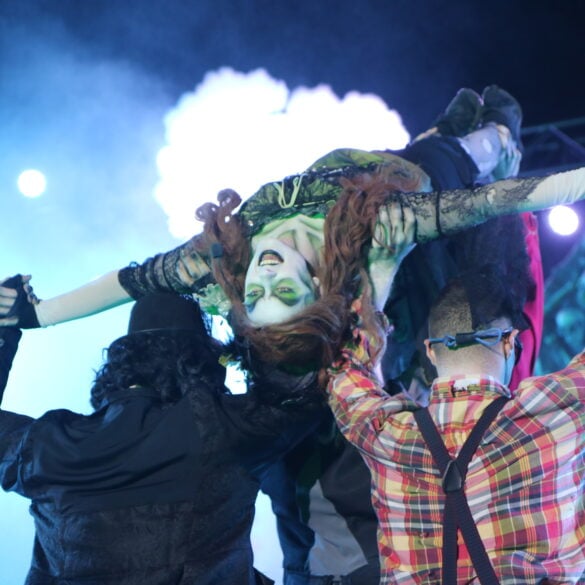 Six flags great adventure turns up the terror with fright fest extreme – presented by snickers! 🎃 - photo licensed by shore news network.