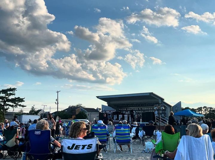 Toms River Goes Country with Free Beachfront Fireworks and Concert on Wednesday
