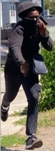 Armed Robbery Suspect Captured On Camera in D.C.