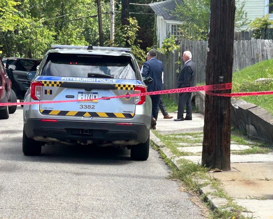 Pittsburgh Police Officer Injured After Being Struck By Fleeing Burglar
