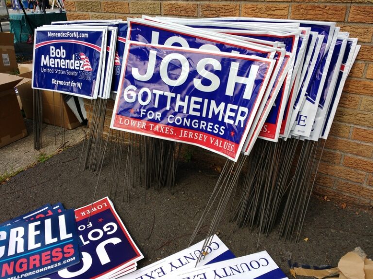 Plastic straw banning new jersey dems littering highways with plastic road signs - photo licensed by shore news network.