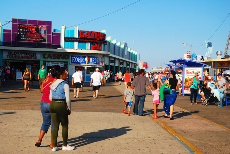 This new jersey boardwalk comes to a complete stop every day, here's why - photo licensed by shore news network.