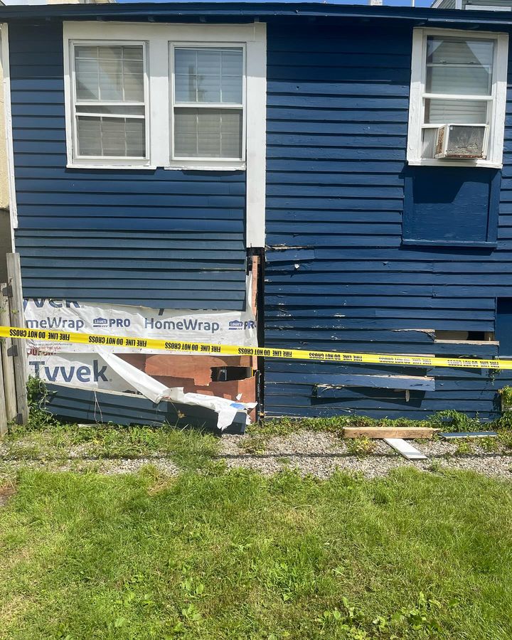 Car Crashes Into Building in Cape May
