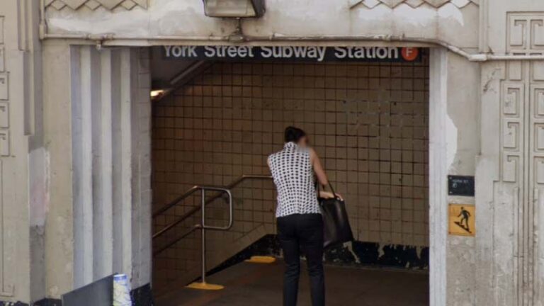 Jay street subway station, brooklyn, nyc