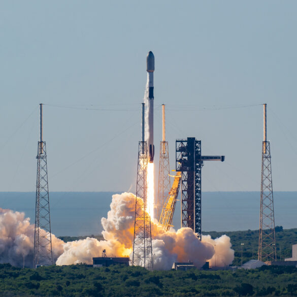 Nasa turns to elon musk, space x to bring stranded astronauts back to earth - photo licensed by shore news network.