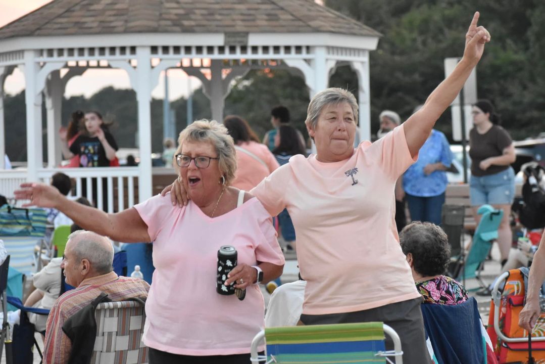 Toms River Residents Enjoy Summer Concert Series at Shelter Cove Beach