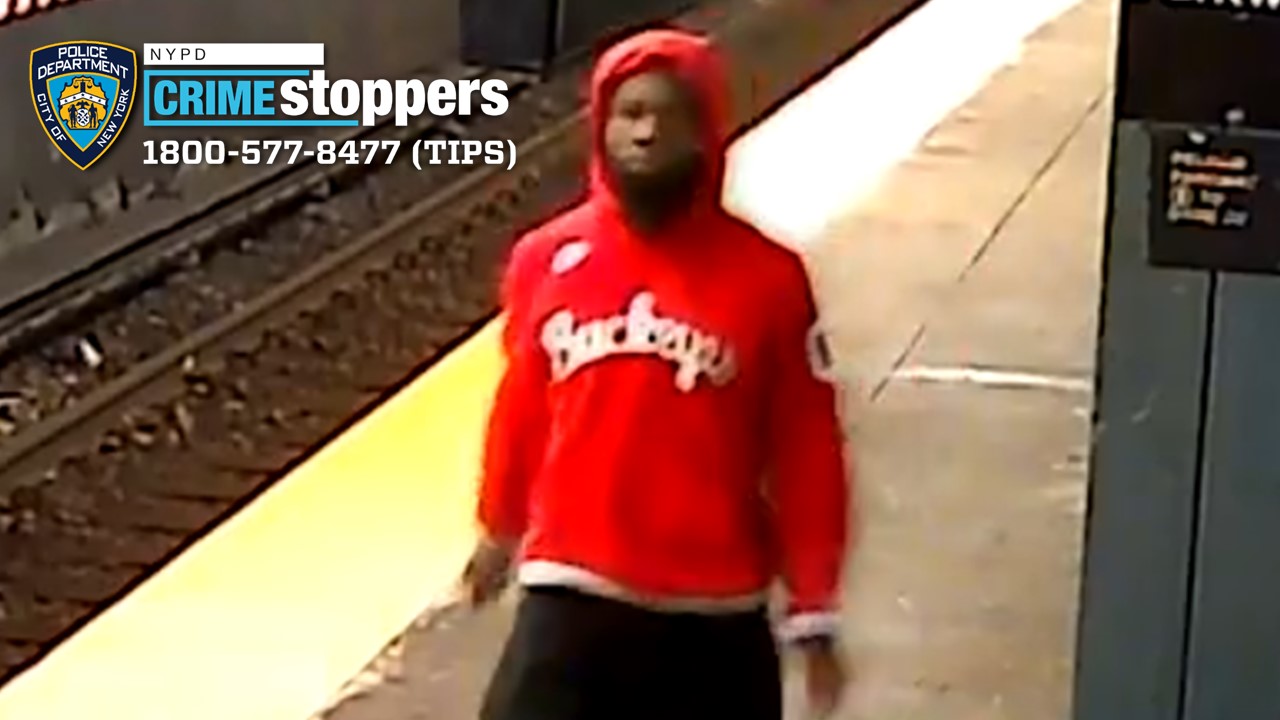 Police seek suspects in robbery of teen aboard subway in the Bronx