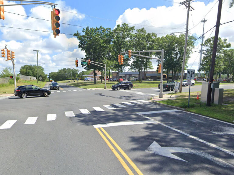 Power outage leads to crash in toms river after traffic lights go out - photo licensed by shore news network.