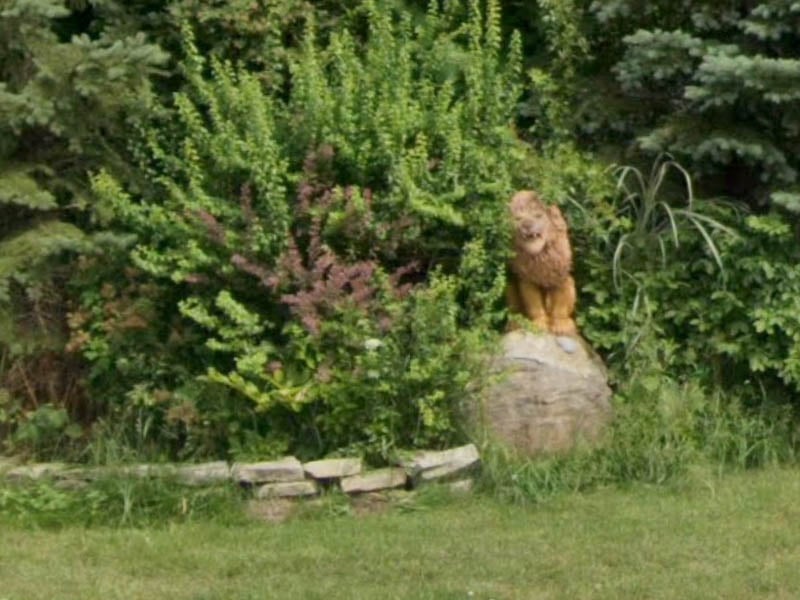 The Unlikely Final Resting Place of MGM’s Leo the Lion at the Side of This New Jersey Road