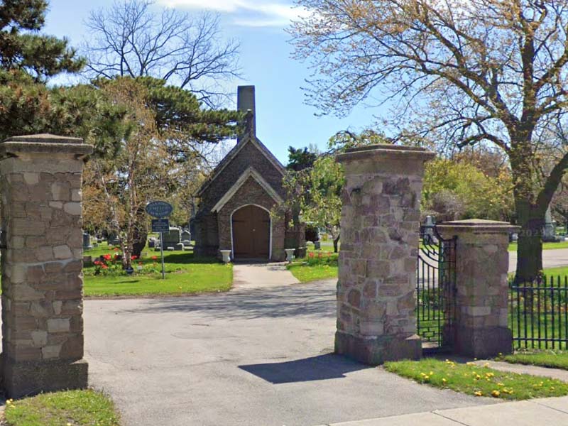 This Cemetery Holds the Remains of Those Who Dared to Challenge the Niagra Falls