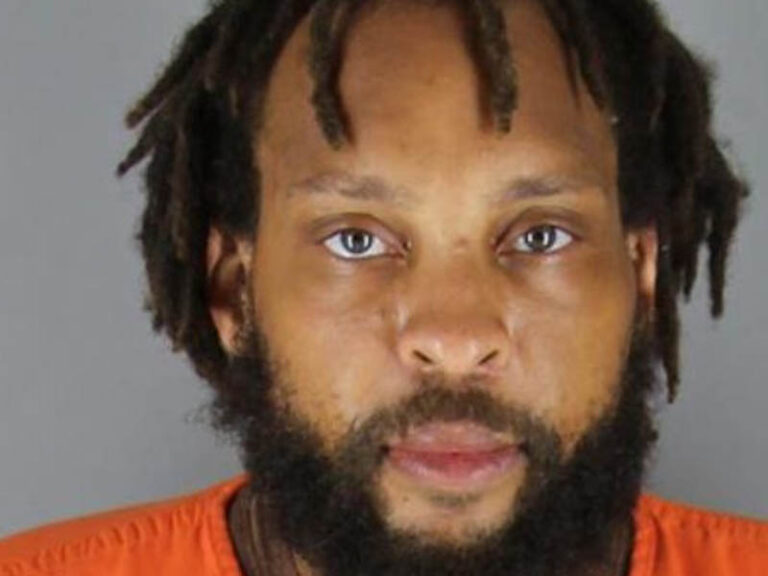 Minnesota man shot victim dead because he supicisouly wore hoodie on warm day - photo licensed by shore news network.