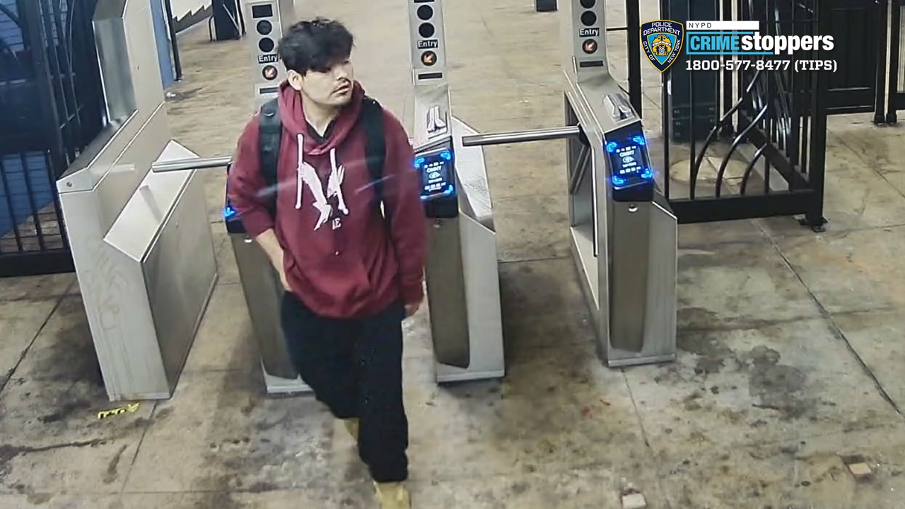 NYPD Seeks Man Accused of Groping Woman on NYC Subway Train