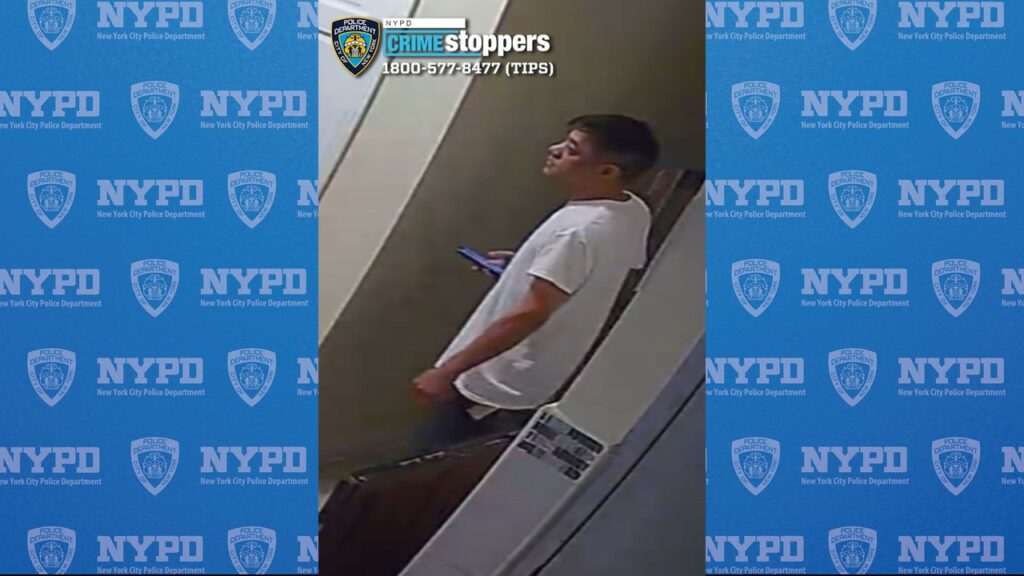 Man assaulted with baton in attempted robbery in Brooklyn Man assaulted with baton in attempted robbery in Brooklyn