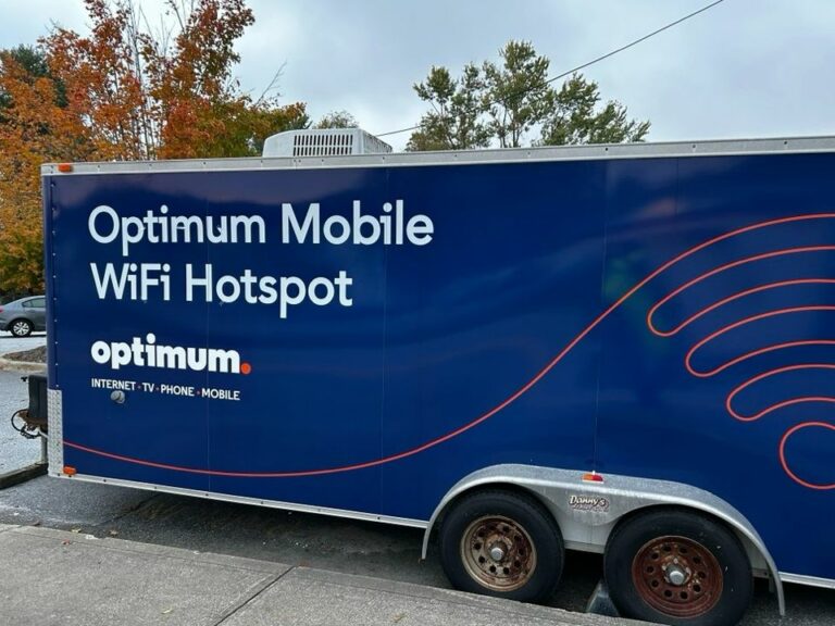 Henderson county sheriff's office sets up wi-fi and charging station for residents affected by tropical storm helene - photo licensed by shore news network.