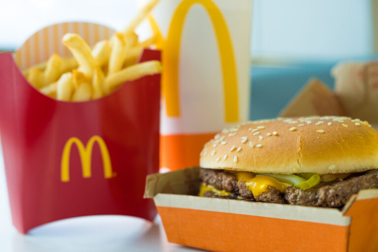 Deadly multistate e. Coli outbreak linked to mcdonald's quarter pounders, is new jersey safe? - photo licensed by shore news network.