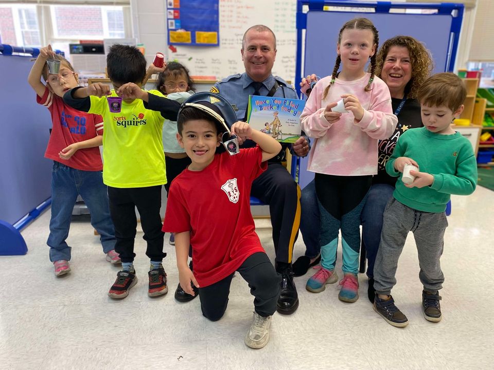 Colonel Callahan Visits Washington Elementary for Reading Session