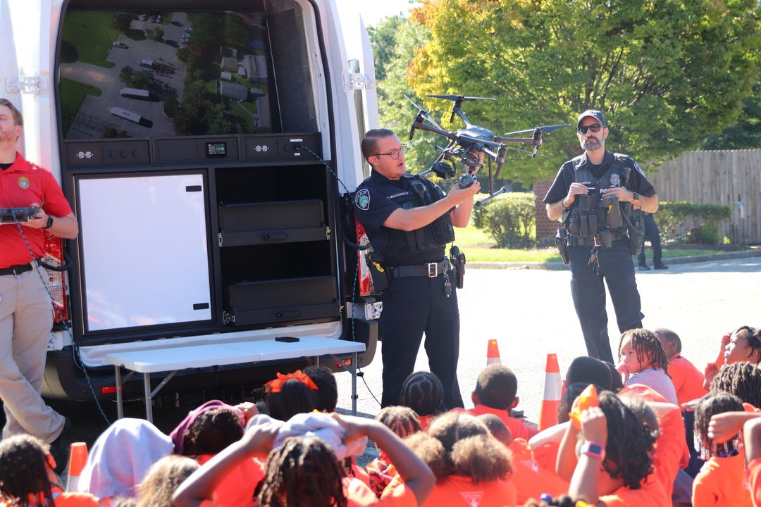 Third Graders Visit Newport News Police Department